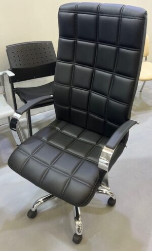 Καρέκλα γραφείου διευθυντή Sim 18